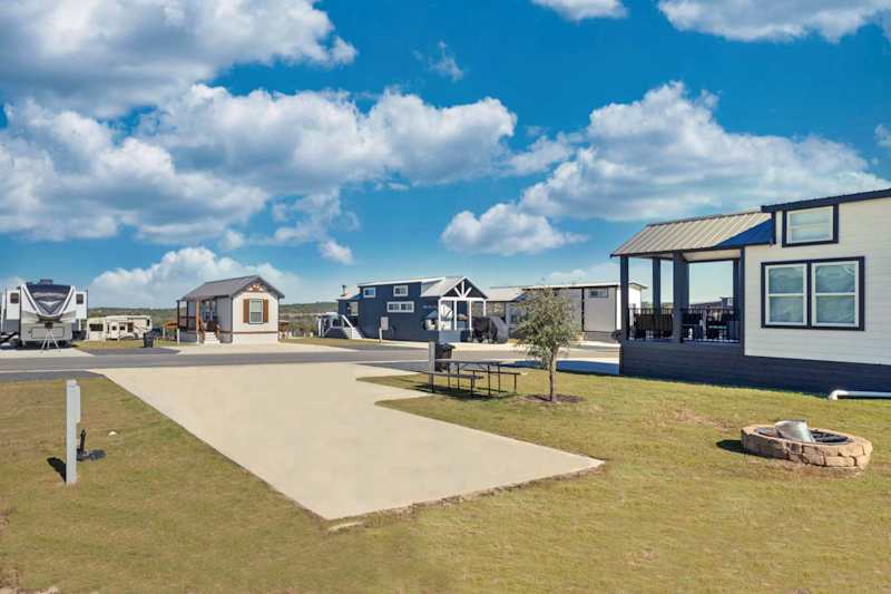 Firefly - Premier RV Site 143 - Outdoor Firepit!