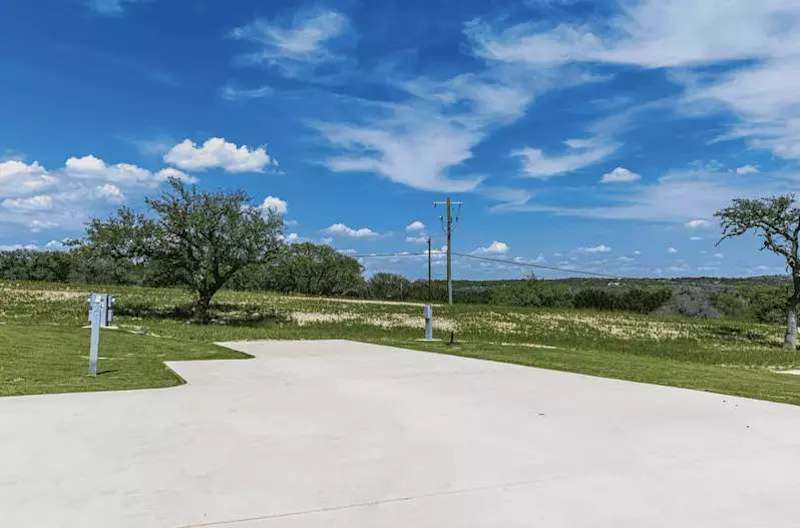 Firefly - Deluxe RV Site 006