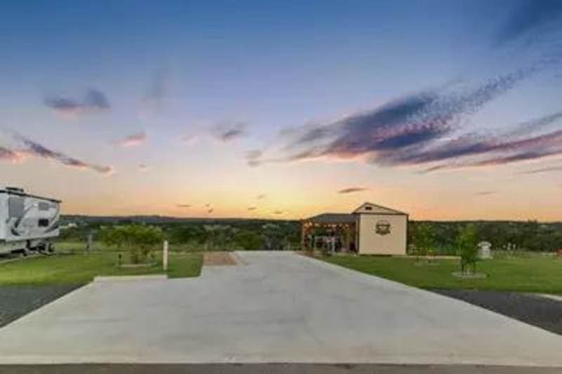 Firefly - Executive RV Site 174 - Outdoor Kitchen!