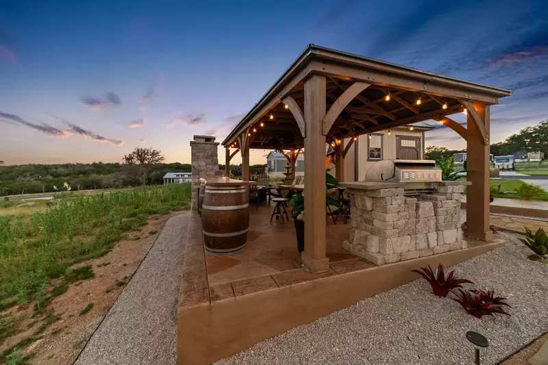 Firefly - Executive RV Site 174 - Outdoor Kitchen!
