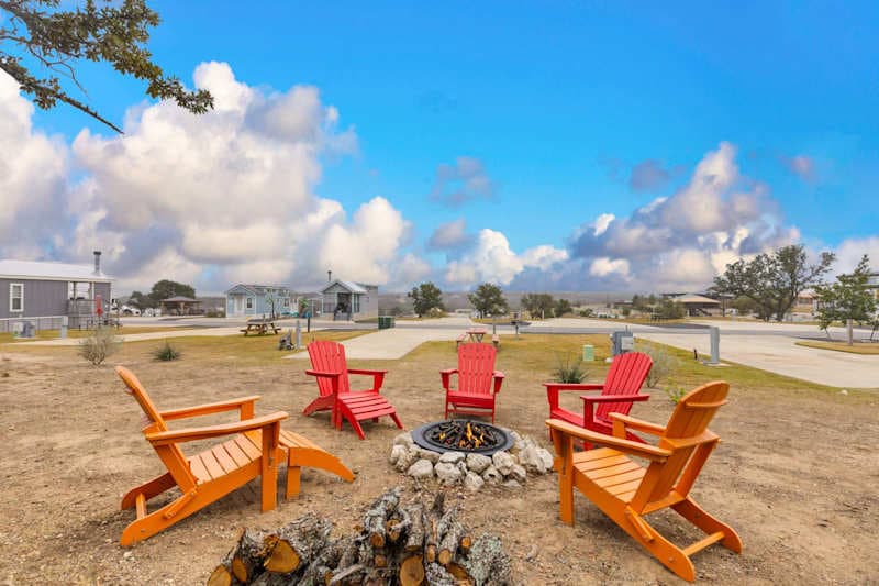Firefly - Executive RV Site 068 - Hot Tub!