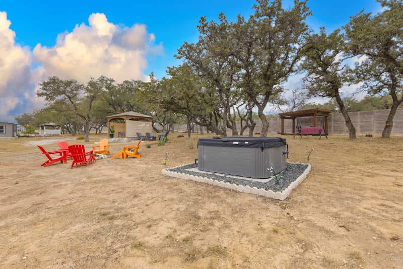Firefly - Executive RV Site 068 - Hot Tub!
