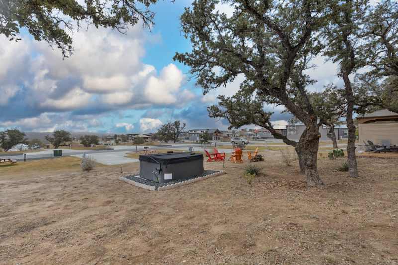 Firefly - Executive RV Site 068 - Hot Tub!