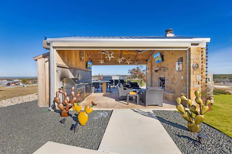 Firefly - Executive RV Site 221 - Outdoor Kitchen & Entertaining!