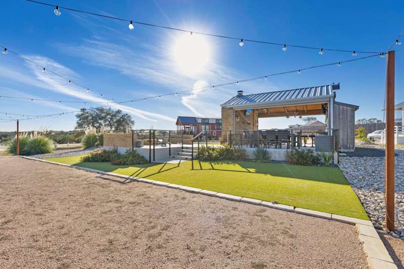 Firefly - Executive RV Site 221 - Outdoor Kitchen & Entertaining!