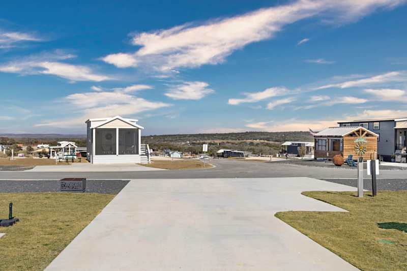 Firefly - Premier RV Site 232 - Pull-Through!