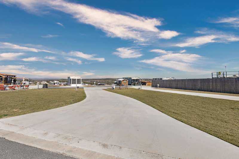 Firefly - Premier RV Site 232 - Pull-Through!