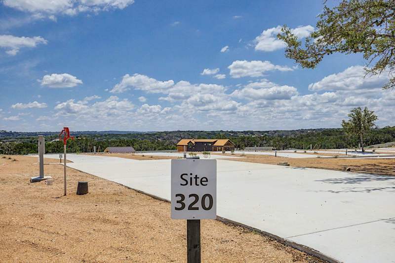 Firefly - Premier RV Site 320 - Pull-Through!
