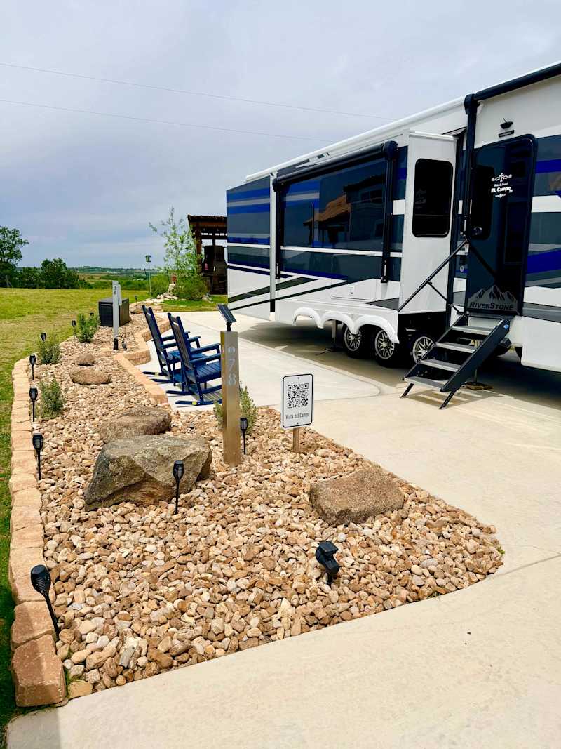 Firefly - Executive RV Site 078 - Outdoor Kitchen & Party!