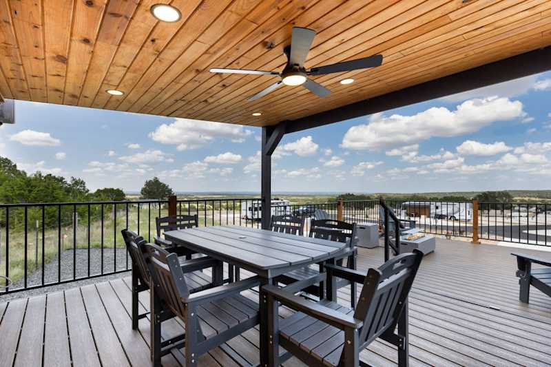Firefly - Executive RV Site 250-Dragonfly Flats